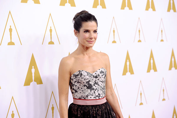 珊卓布拉克(Sandra Bullock)出席奥斯卡活动资料照。(Kevin Winter/Getty Images) 珊卓布拉克(Sandra Bullock)出席奥斯卡活动资料照。(Kevin Winter/Getty Images)