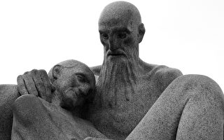 威格蘭公園中的父與子——石頭般的堅定溫柔