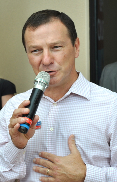 昆省联邦国会议员佩雷特(Graham Perrett)(明慧网) 昆省联邦国会议员佩雷特(Graham Perrett)(明慧网)