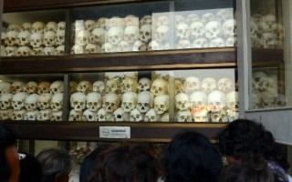赤棉屠杀40周年 幸存者噙泪纪念