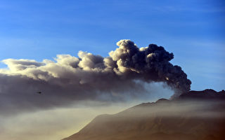 智利火山喷发 多个国际航班被迫折回原地
