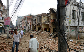 尼泊爾7.9級強震 大量建築倒塌 1457人死亡