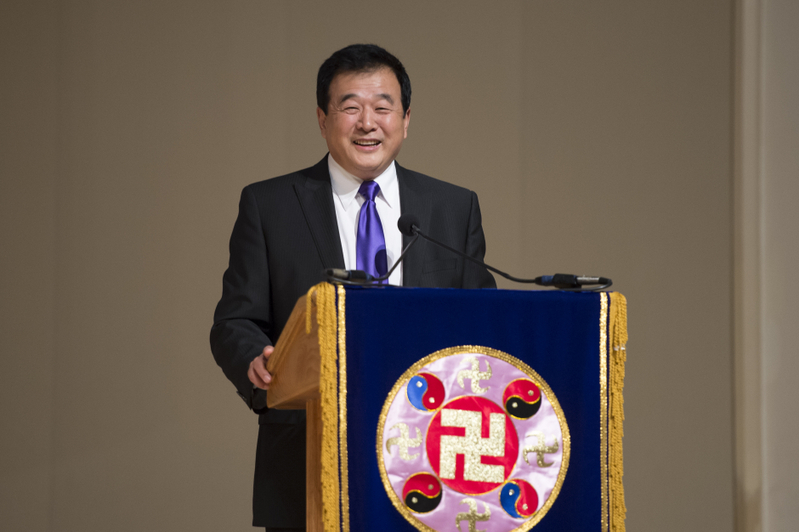 2012年7月,华盛顿DC法轮大法修炼心得交流会,李洪志先生莅临会场。(戴兵/大纪元)