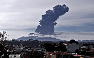 智利火山8天三度喷发 火山灰直冲云霄