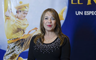 Sandra Manzone是圖庫曼省聖米格爾市（San Miguel de Tucumán）的女市議員。5月30日，她觀看了神韻舞劇團的《西遊記》。（新唐人）