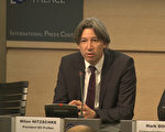 欧盟支持太阳能组织主席米兰．尼驰克(Milan Nitzschke)介绍欧洲太阳能质量。（大纪元）