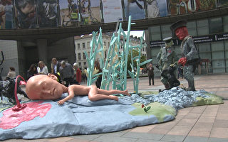 欧议会前雕塑展 吁勿忘共产罪行