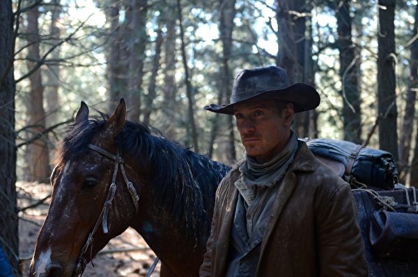 《西部缓慢之死》(Slow West)以好莱坞明星麦可‧法斯宾达(Michael Fassbender)引发影迷关注。(台北电影节提供) 《西部缓慢之死》(Slow West)以好莱坞明星麦可‧法斯宾达(Michael Fassbender)引发影迷关注。(台北电影节提供)