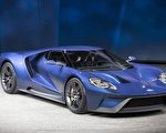 2015年1月12日举办的北美国际车展车展，福特全球首发新款GT概念车是大亮点。（Scott Olson/Getty Images）