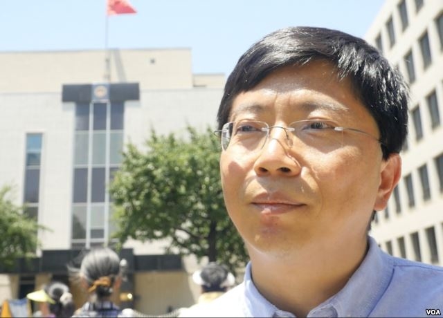 洛杉矶加大教授吴英年(美国之音国符拍摄)