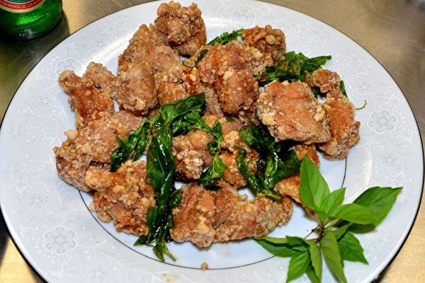 鹽酥雞。(良克霖/大紀元) 鹽酥雞。(良克霖/大紀元)