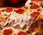 在纽约一片披萨只要1美元，你可以在2 Bros Pizza或是99¢ Fresh Pizza买到。（Fotolia）