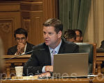 與舊金山市長李孟賢一起提出較溫和短租規範化法案的市議員馬克‧法瑞爾（Mark Farrell）。（周鳳臨/大紀元）