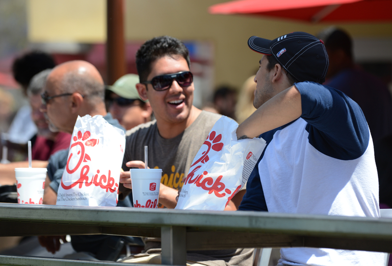 美國民眾最喜歡的速食連鎖店,是以雞肉漢堡聞名的Chick-fil-A。(Robyn Beck/AFP/GettyImages)