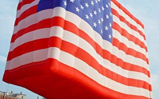 世界最大的美国国旗热气球