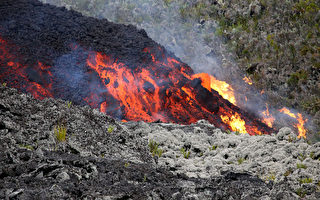 才發現疑似馬航殘骸 留尼旺島火山噴發