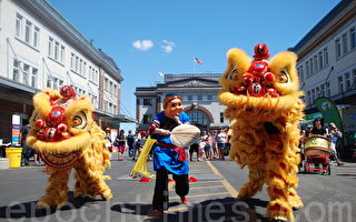 波士顿海鲜节 华人踊跃尝鲜