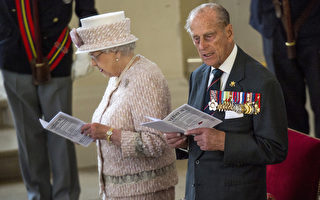 恐袭威胁下 英女王现身二战纪念活动
