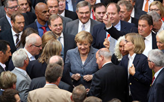 德議會通過對希臘第三輪紓困860億歐元