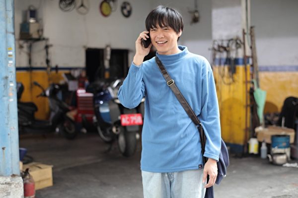 《浪子单飞》黄镫辉入围本届金钟奖迷你剧男主角。(公视提供) 《浪子单飞》黄镫辉入围本届金钟奖迷你剧男主角。(公视提供)