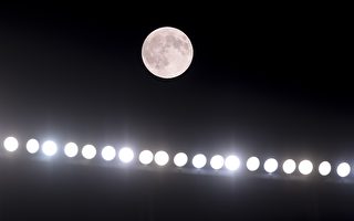 超级月亮照亮8月天宇 社交媒体分享美景