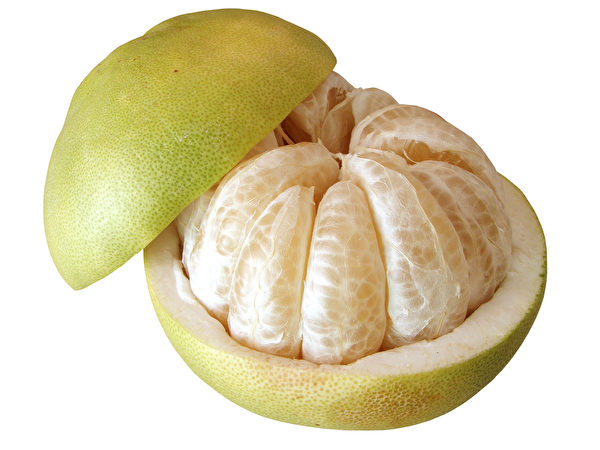 柚子也是中秋节必备的水果，因为柚子又大又圆，象征“团圆”；“柚”又与“佑”谐音，有保佑家人平安的意思。（Fotolia）