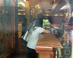 婚宴臨近 喜萬年倒閉 新人著急 四處找場