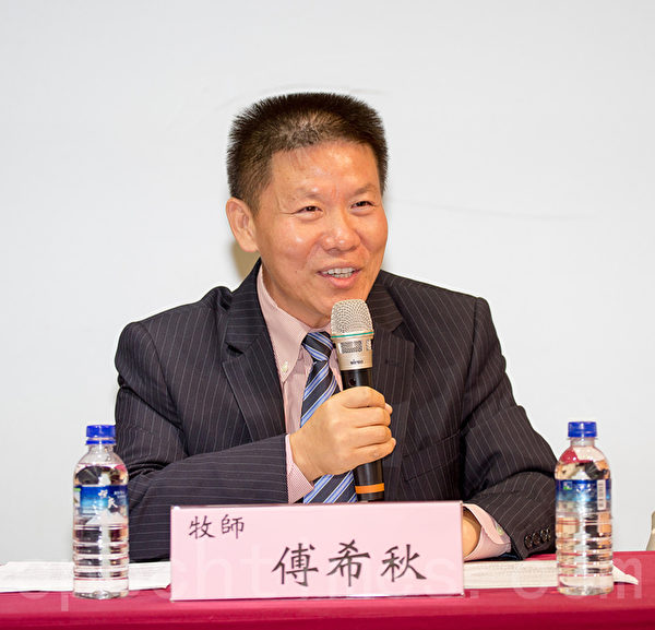 傅希秋牧师表示,中国法制全面恶化,已退到文革以来最严重之时。(郑顺利/大纪元) 傅希秋牧师表示,中国法制全面恶化,已退到文革以来最严重之时。(郑顺利/大纪元)