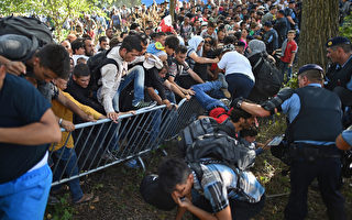 克罗地亚无力招架近万难民 多国严控边境