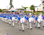 2008年7月4日﹐美西天國樂團參加佛利蒙美國獨立日遊行。（周容／大紀元）
