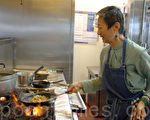 立足主流 华裔经营圣地亚哥首家泰餐厅30年