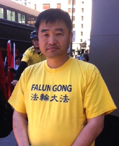 來自聖荷西的電腦工程師,法輪功學員師蘇南 (明慧網)
來自聖荷西的電腦工程師,法輪功學員師蘇南 (明慧網)