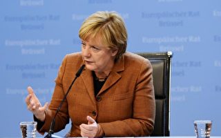 9月24日，德国总理在布鲁塞尔表示，叙利亚战乱引发国民逃亡，要找到解决难民的方案，需和叙利亚总统巴沙尔．阿萨德（Bachar al-Assad）进行对话。（AFP）