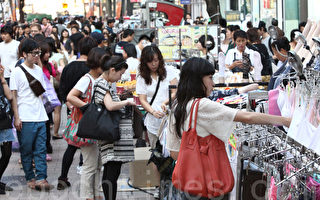 青睐质量与诚信 中国游客十一蜂拥各国购物