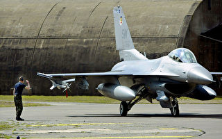 俄战机侵犯领空 土耳其派2架F-16驱逐