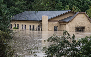 美南卡洪災罕見 9處大壩決堤 16死4萬戶斷水