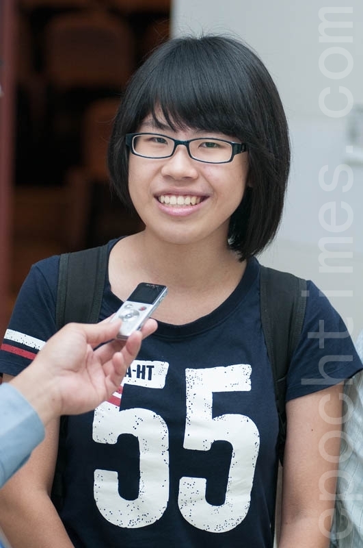 臺灣國防醫學院醫學系系學會人權部與「臺灣國際器官移植關懷協會」日前在國防醫學院舉辦《活摘》特映暨導演分享會,臺灣未來的軍醫們受訪談他們觀影的感想。(王仁駿/大紀元) 臺灣國防醫學院醫學系系學會人權部與「臺灣國際器官移植關懷協會」日前在國防醫學院舉辦《活摘》特映暨導演分享會,臺灣未來的軍醫們受訪談他們觀影的感想。(王仁駿/大紀元)