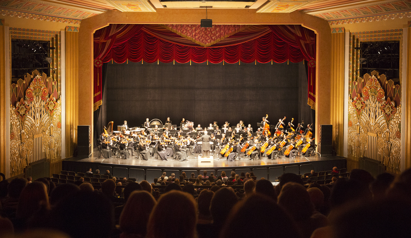 2015年10月4日下午2點，神韻交響樂團首度在佛蒙特州最大城市伯靈頓，開始了在美國國內正式巡演的第一站。(艾文/大紀元)