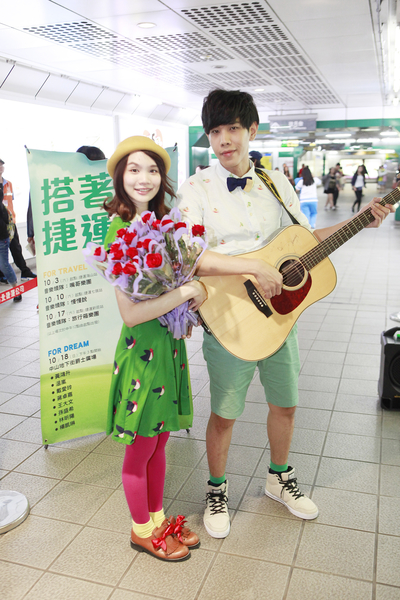 获得金曲加持后,利得汇和沈志方不讳言,演出的机会变多,走在路上也比较多人认识,感觉还不赖。(新视纪提供) 获得金曲加持后,利得汇和沈志方不讳言,演出的机会变多,走在路上也比较多人认识,感觉还不赖。(新视纪提供)