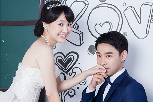 李佳豫與潘柏希拍婚紗照。(台視提供) 李佳豫與潘柏希拍婚紗照。(台視提供)