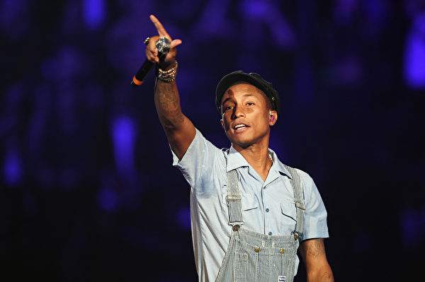 美國歌手法瑞爾.威廉姆斯壓軸演出。(Anthony Harvey/Getty Images for MTV) 美國歌手法瑞爾.威廉姆斯壓軸演出。(Anthony Harvey/Getty Images for MTV)