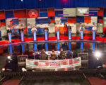 11月10日晚，在威斯康辛州密爾沃基劇場將舉行美國共和黨第四場大選辯論會。9日，主持方福克斯商業網絡和《華爾街日報》正在布置會場。(Scott Olson/Getty Images)