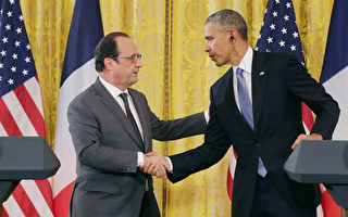 11月24日，法国总统奥朗德访问白宫，与美国总统奥巴马就加强联合反恐做深入交流。会后，两人举行联合新闻发布会。（Chip Somodevilla/Getty Image）