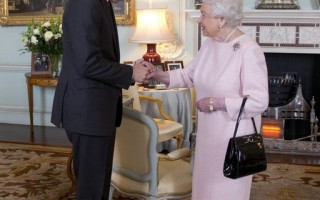 加总理特鲁多全家白金汉宫觐见英女王