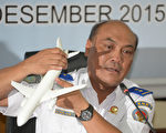 12月1日，印尼交通安全委员会主席Soejanto Tjahjono召开记者会，公布一年前失事的亚航QZ8501事故调查最终报告。 (ADEK BERRY/AFP/Getty Images)