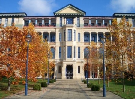 劍橋大學賈吉商學院。（Wiki Commons）