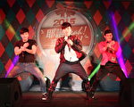 平安夜众星齐聚桃园开唱,Lollipop@F成员三缺一,没了敖犬照跳无误。(新视纪提供)