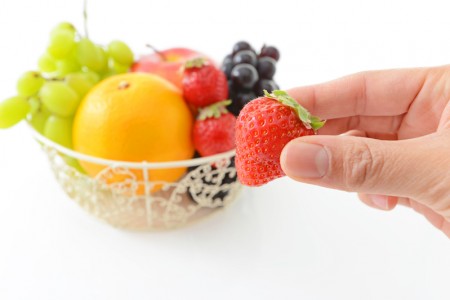 美國哈佛大學的研究表明，每天多吃水果可以避免體重增加，有助身體健康。（Fotolia）