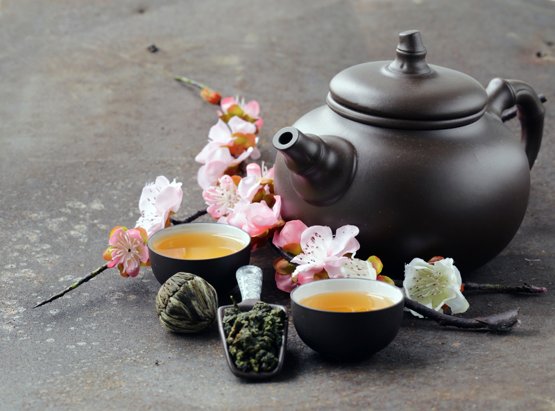 清明节后茶叶发茂得快,清明后谷雨前的“雨前茶”茶多酚较多,色香味较重,稳定耐高温冲泡,但是苦涩味也较重。 (fotolia)