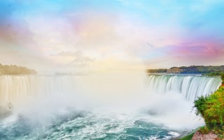加拿大旅游业受益低汇率